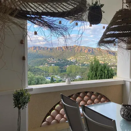 Cap Esterel H3 דירה